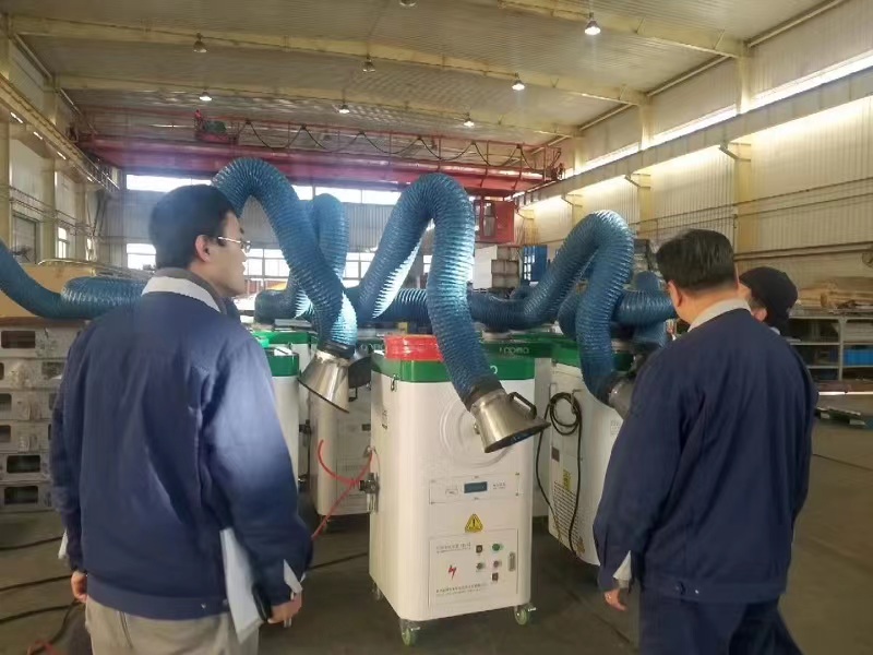 移動式焊接煙塵凈化器，深受廣大工業(yè)車間的青睞！  